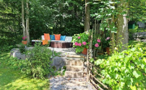 Ferienhaus Lechner für max 10 Personen - Wald und Naturgarten